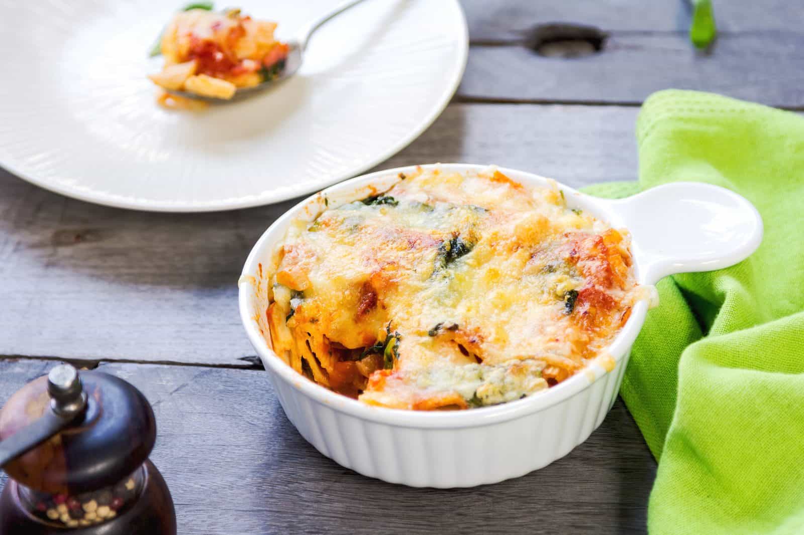 Tomato spinach pasta bake