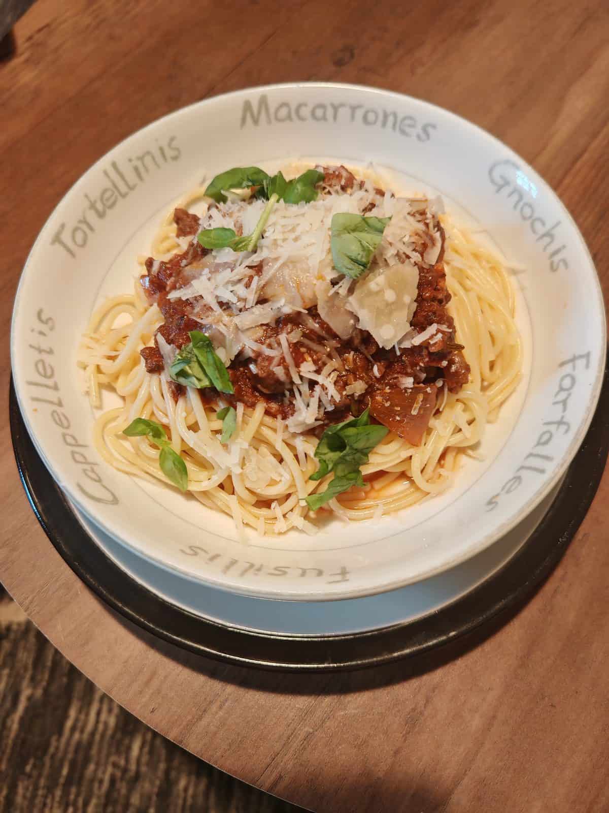 Lean Spaghetti Bolognese Simmered with Sweet Onions 3 ingredients