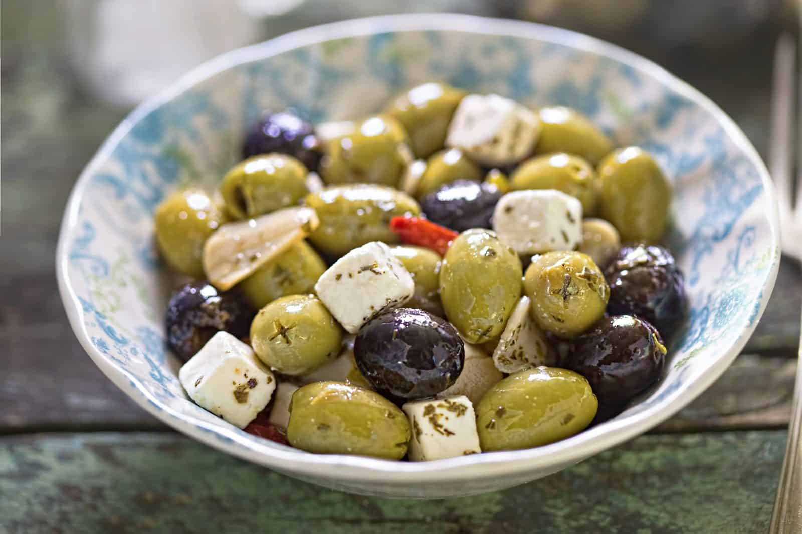 22 Room-Temperature Appetizers That Travel Well 44 Marinated olive and feta skewer