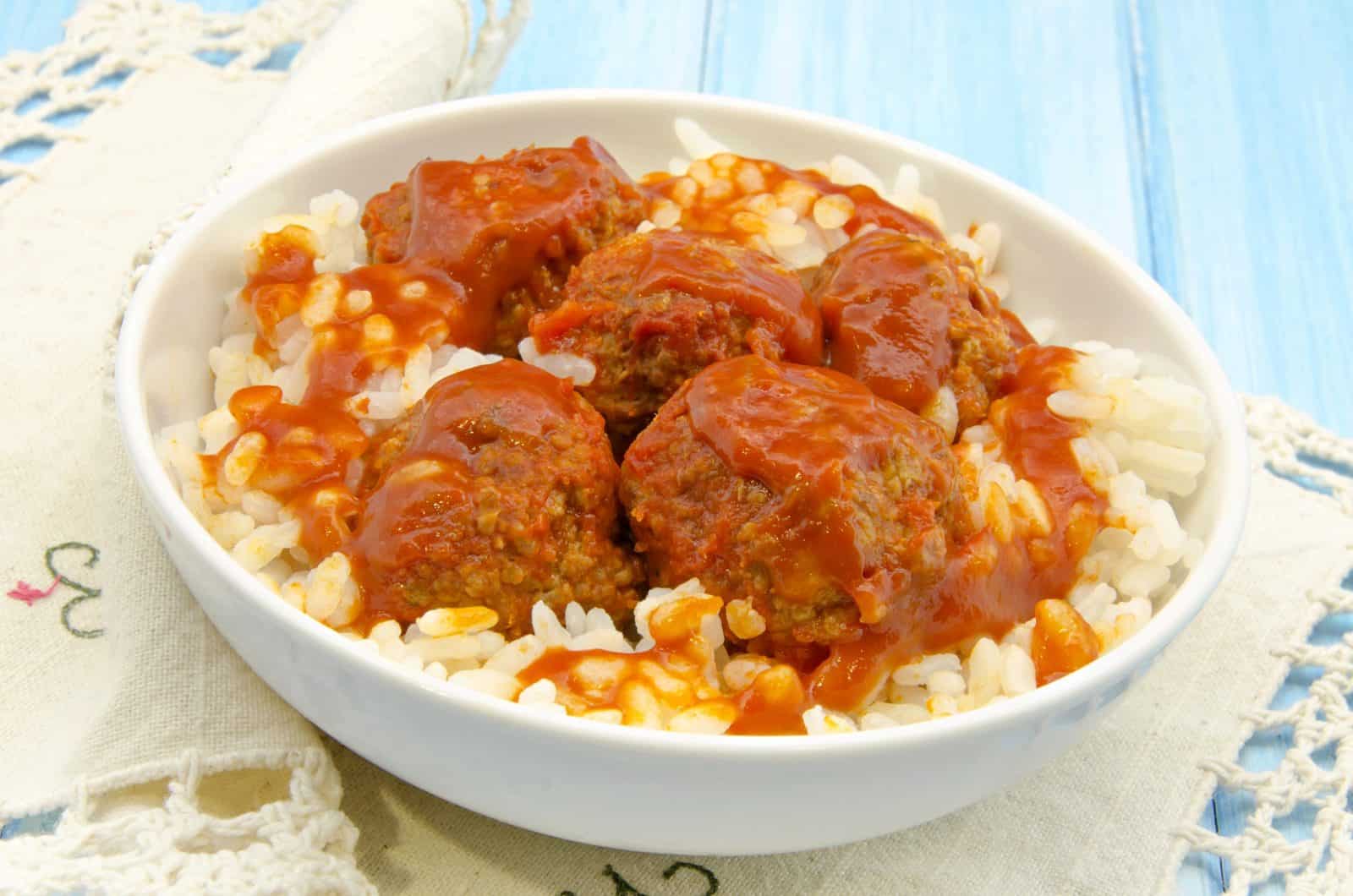 25 Dump-and-Bake Casserole Recipes for Busy Moms 42 Meatball and rice casserole