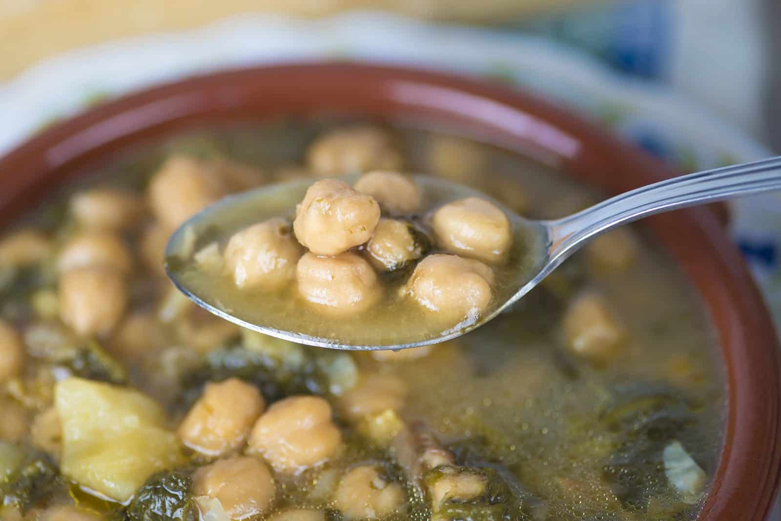 Crockpot Summer Recipes for Hungry Families 36 Chickpea and spinach stew