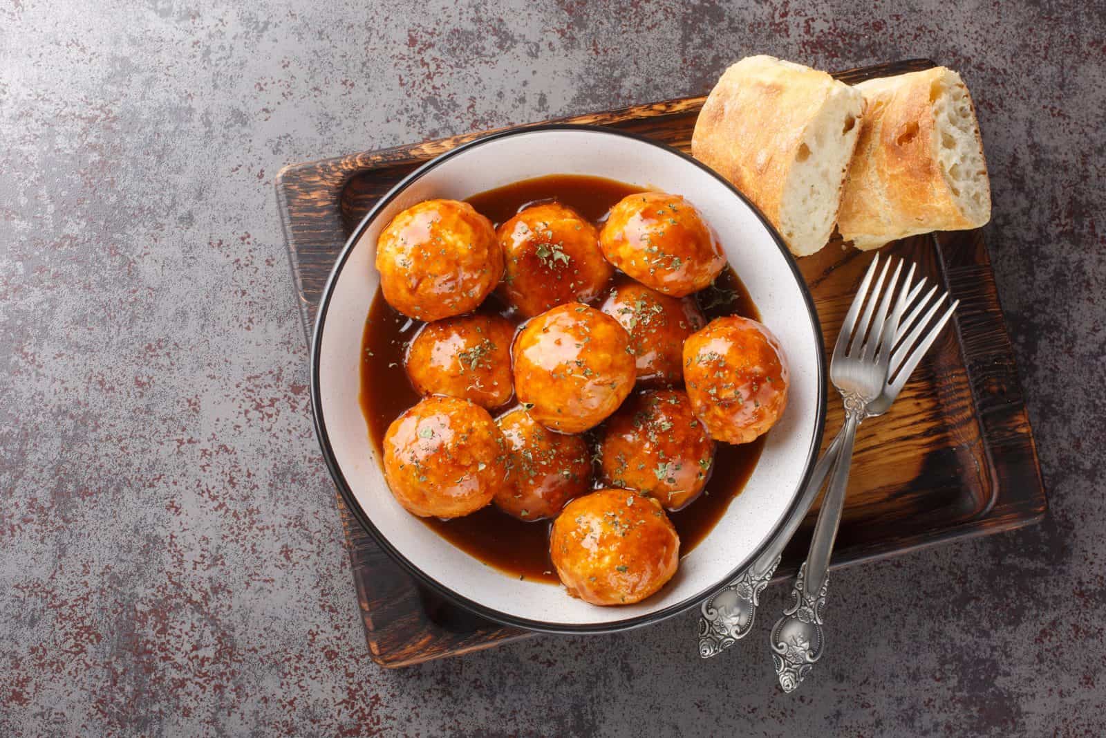 Crockpot Summer Recipes for Hungry Families 32 Honey garlic meatball