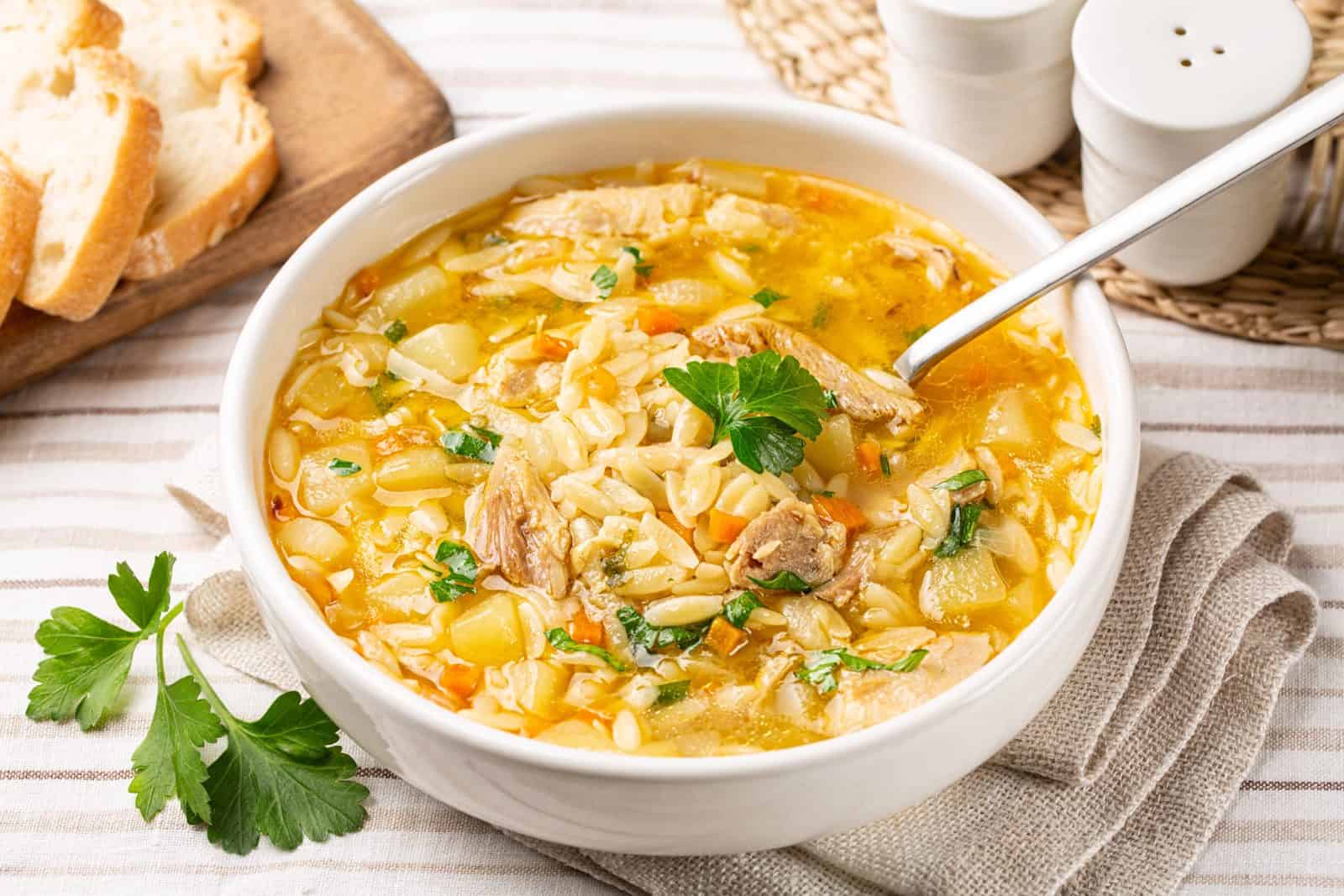 Crockpot Summer Recipes for Hungry Families 24 Lemon garlic chicken and orzo