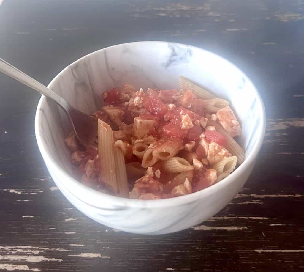 Spicy Tofu Pasta: A 15-Minute Recipe With Green Chilies 1 Spicy Tofu Pasta: A 15-Minute Recipe With Green Chilies