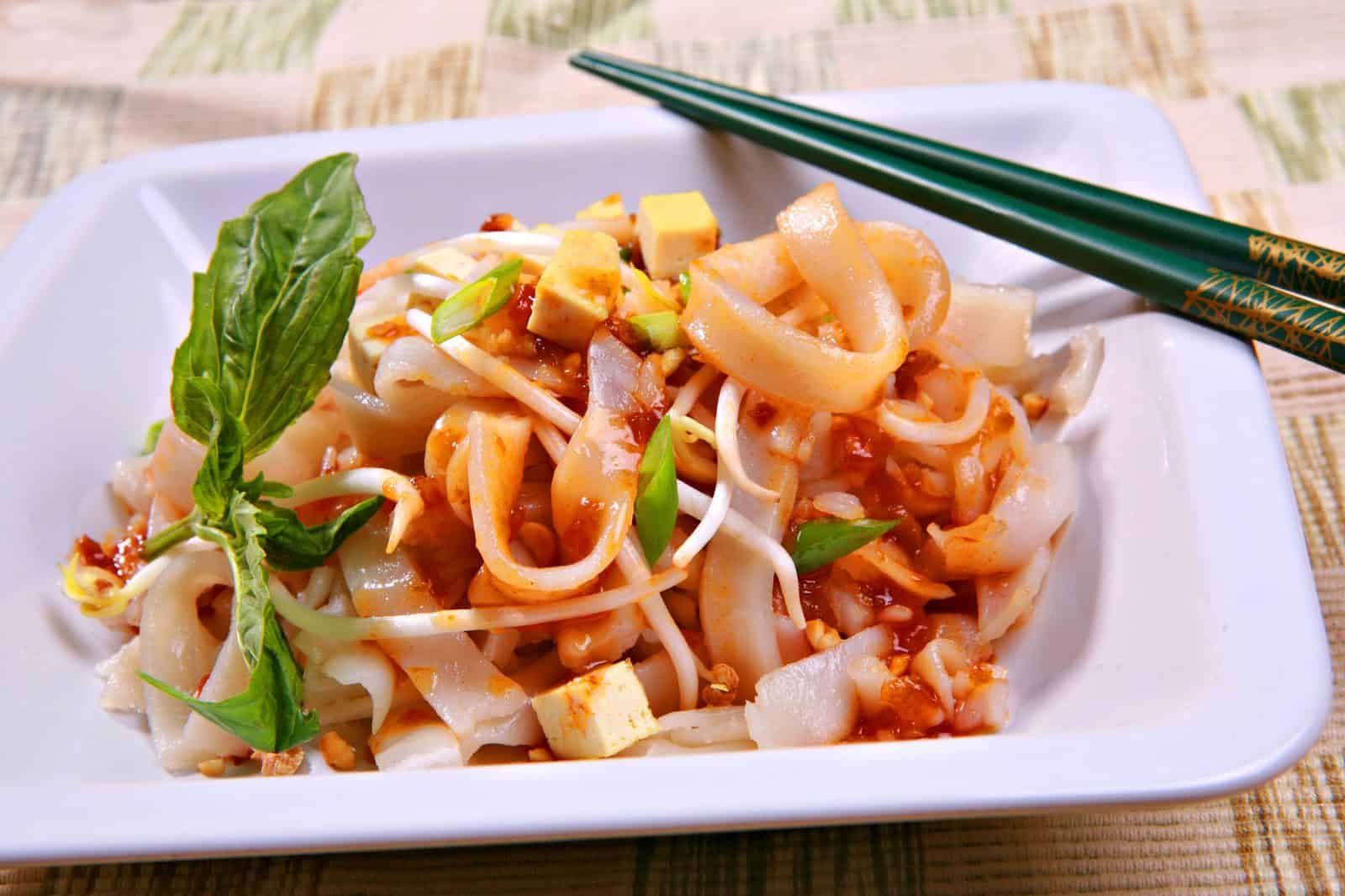 Vegetarian Main Dishes for Family Dinners 57 Tofu Pad Thai on a plate
