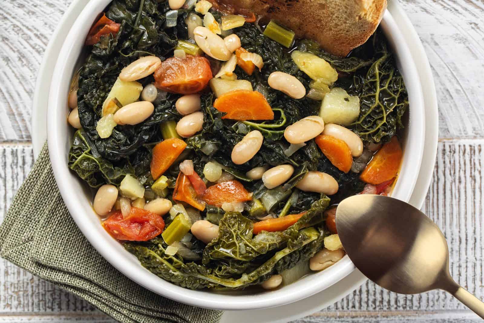 18 Easy Crockpot Recipes for Busy Days 60 Tuscan white bean soup