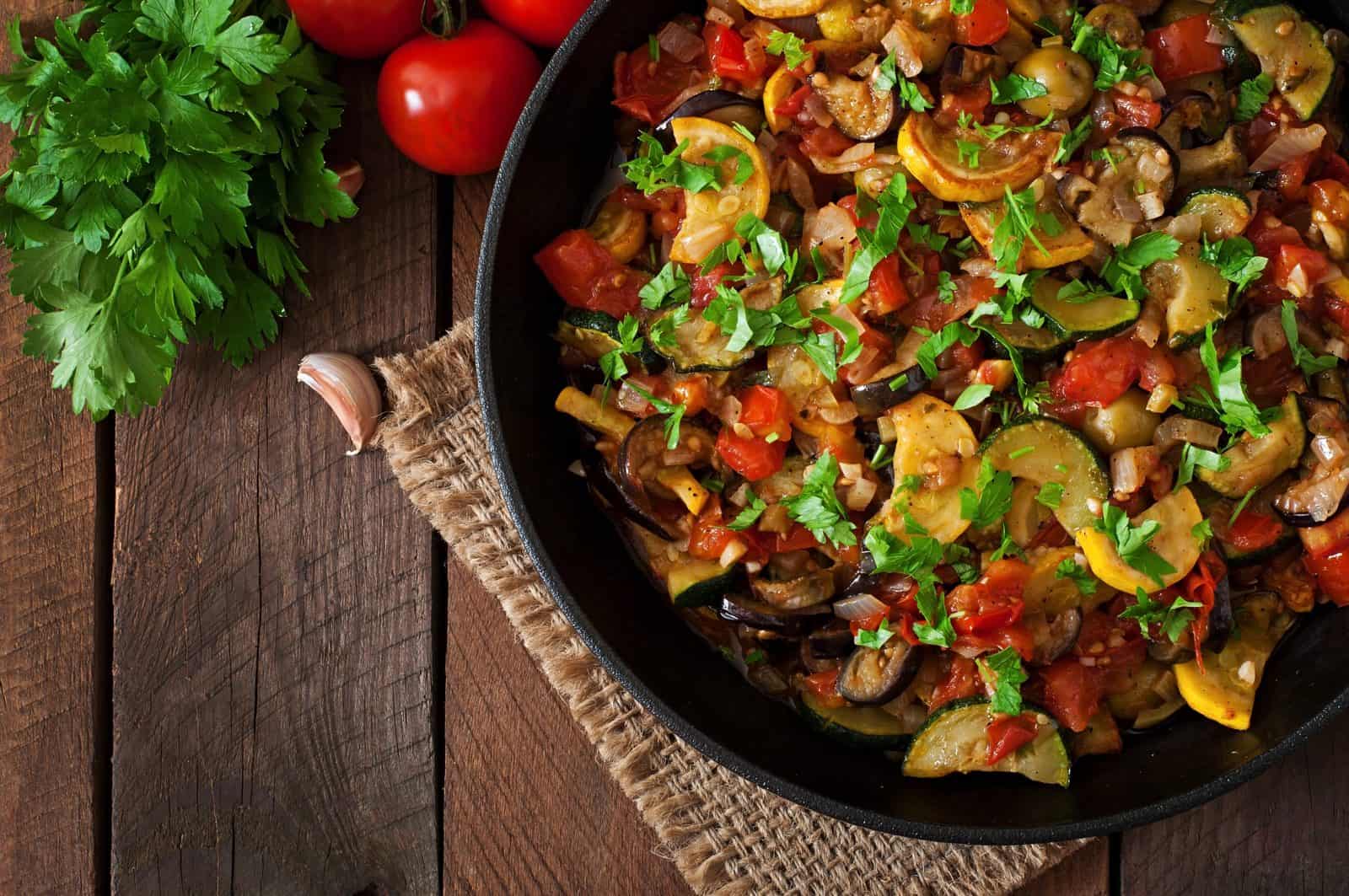 18 Easy Crockpot Recipes for Busy Days 36 Vegetable ratatouille